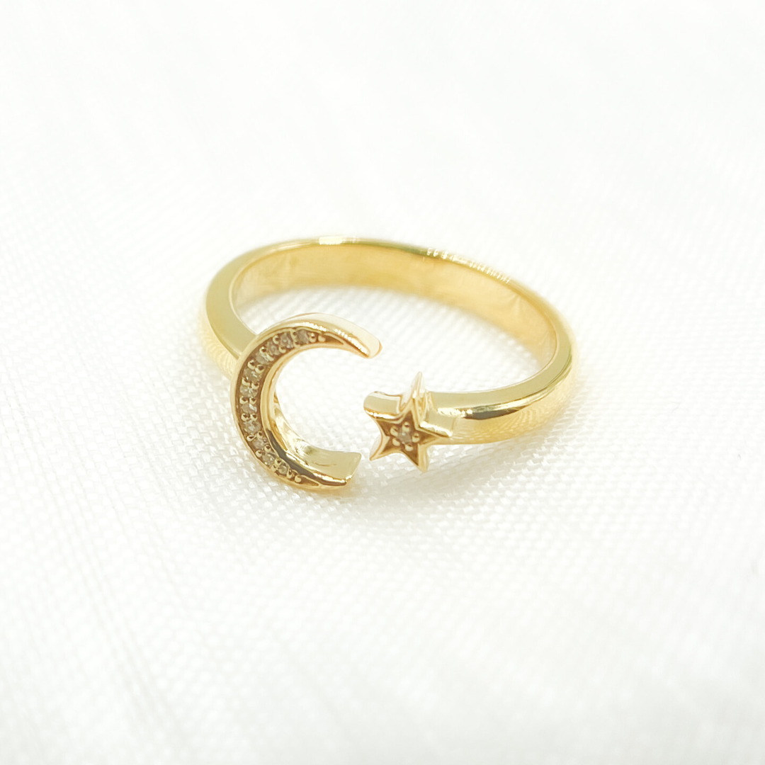 14K Solid Gold Diamond Moon & Star Ring. RFA15429
