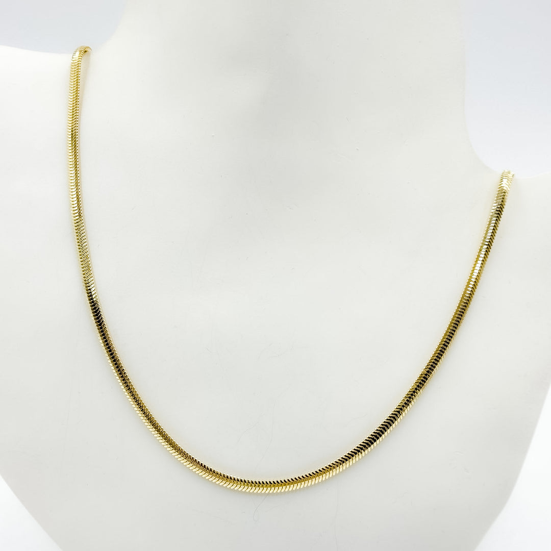 260CCTDBRA8. 14K Solid Gold Flat Snake Necklace