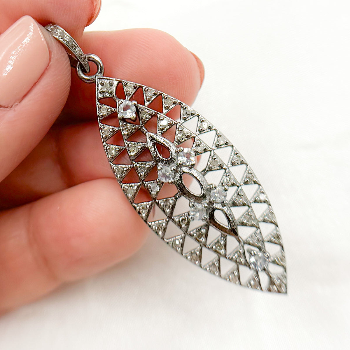 DP207. Diamond Sterling Silver Leaf Shape Pendant with Gemstone