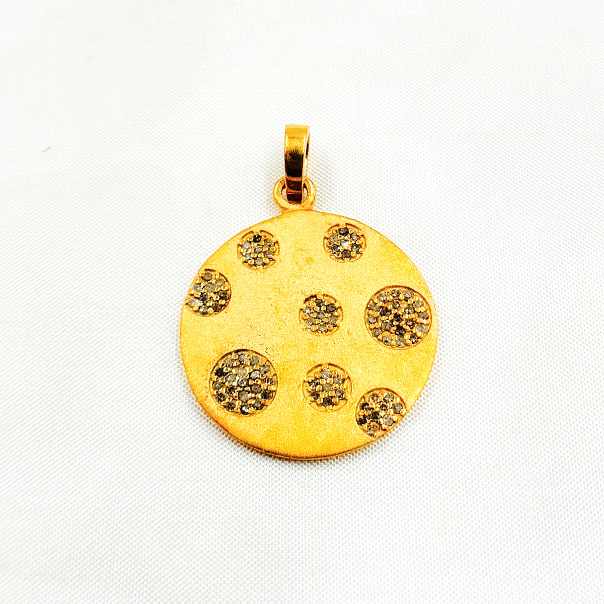 DP260. Diamond Sterling Silver Round Pendant