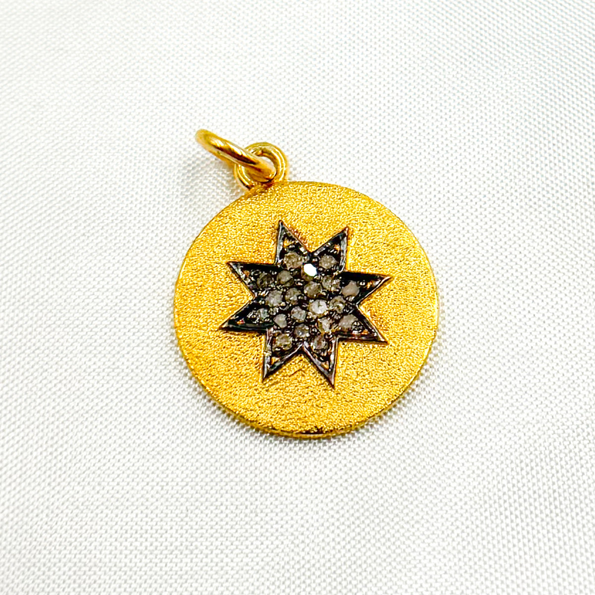DC216. Diamond & Sterling Silver Round Star Pendant