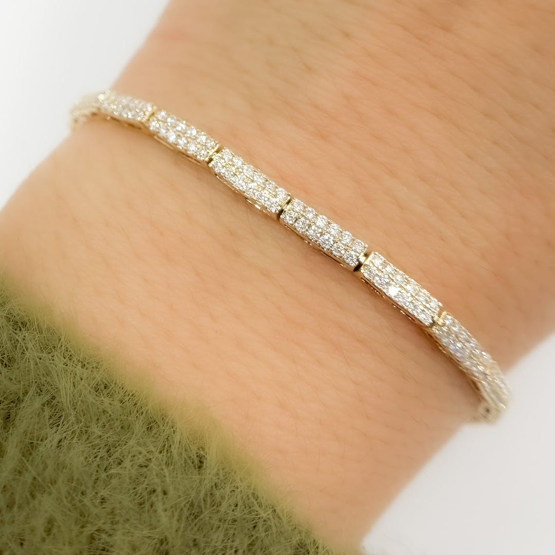 BFL60857. 14K Solid Gold Diamond Bracelet