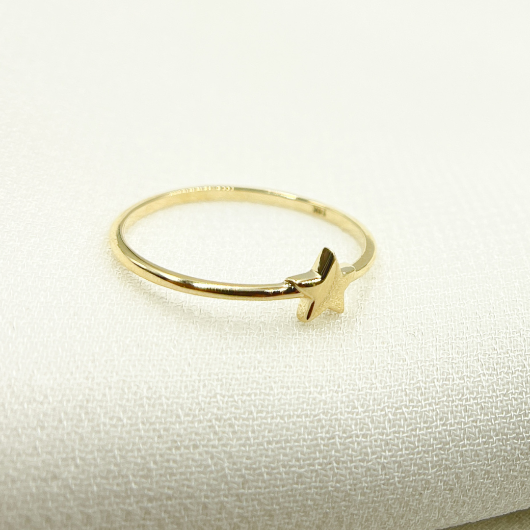 14K Gold Star Ring. RFZ17548