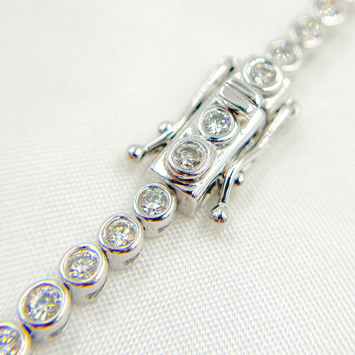 NFS70947. 14K Solid White Gold Diamond Necklace