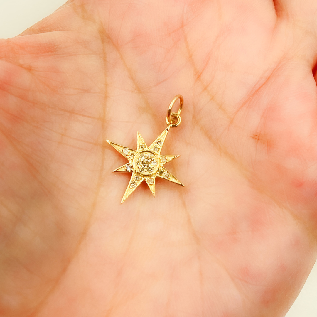 14K Gold Diamond Star Charm. GDP208