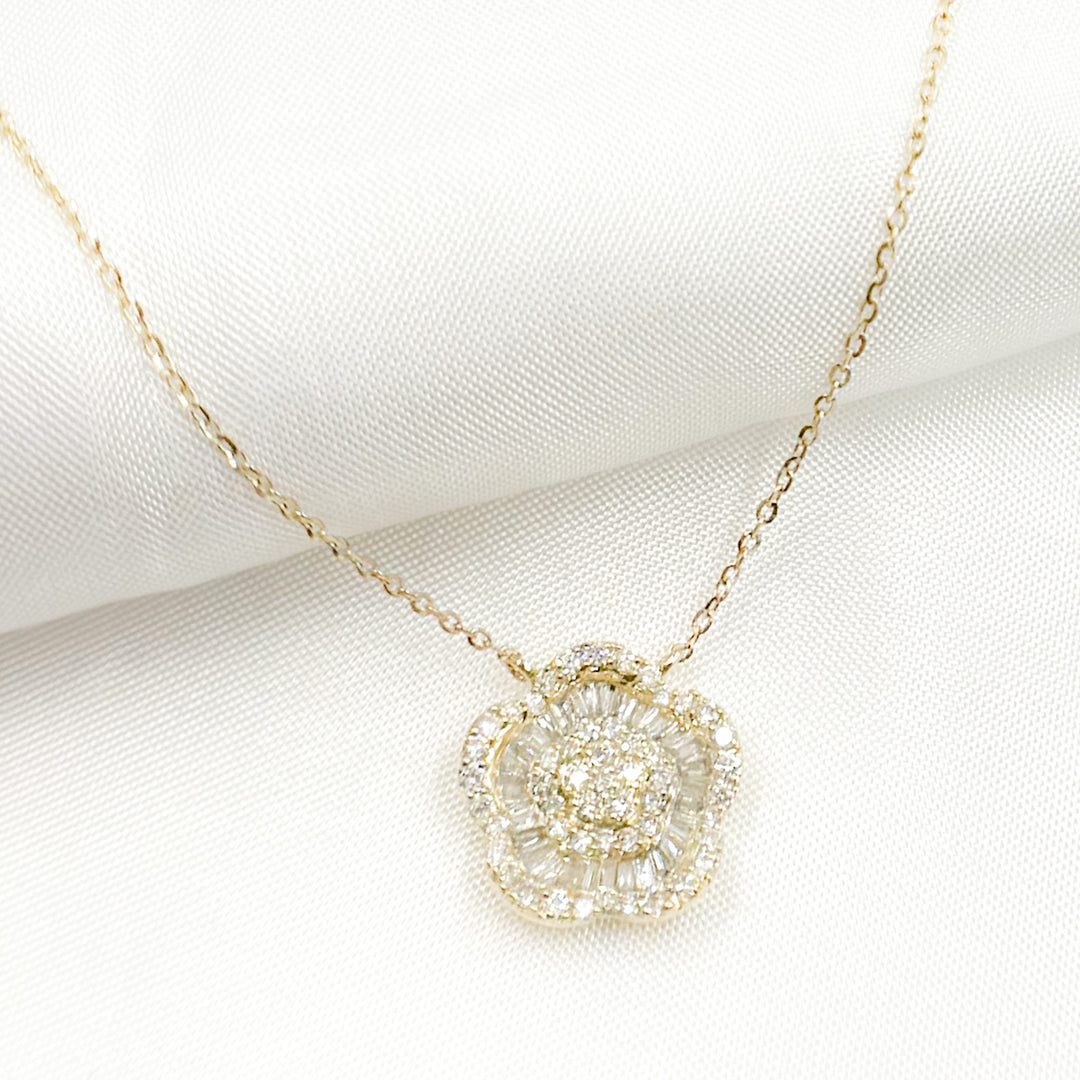 NT404950. 14K Solid Gold Diamond Flower Necklace