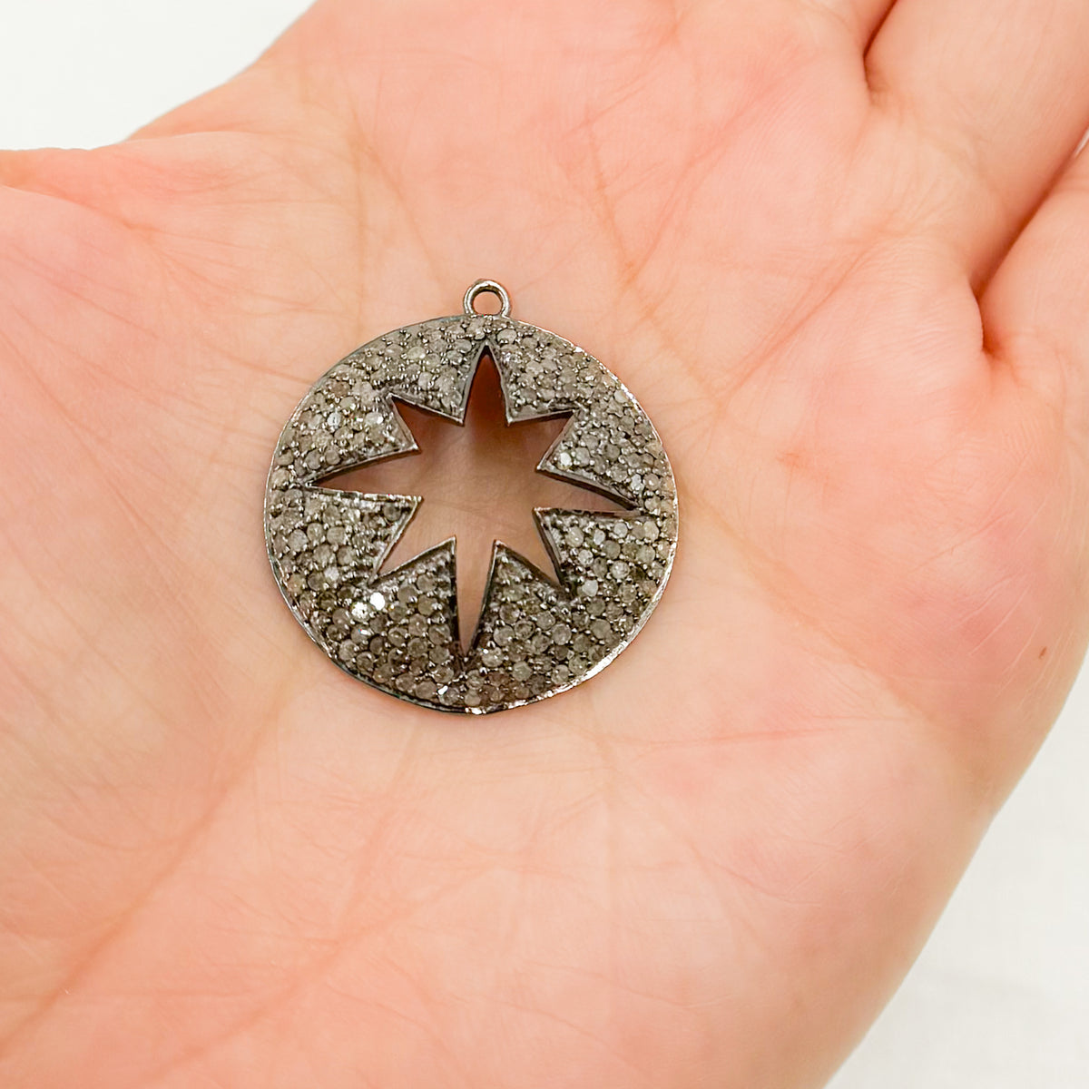 DE017. Sterling Silver Black Rhodium Diamond Round Star Pendant