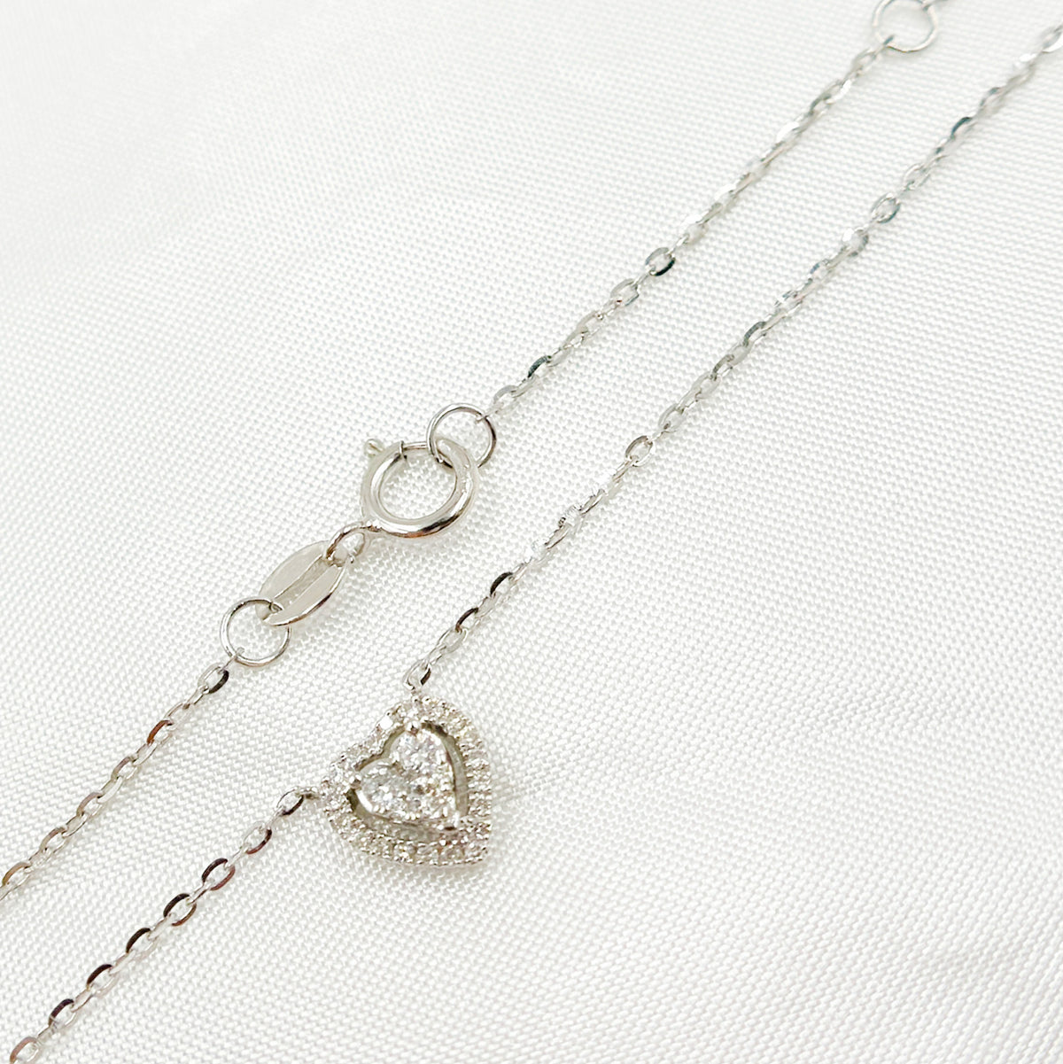 NT400266. 14K Solid Gold Diamond Heart Shape Necklace