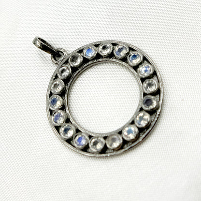 DSP040. Sterling Silver Round Pendant with Gemstone