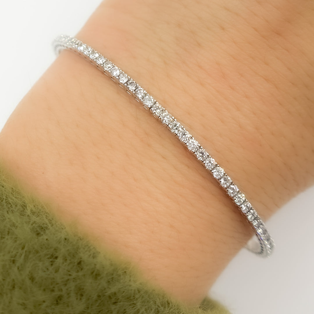 BNP68424. 14K Solid Gold Diamond Bangle