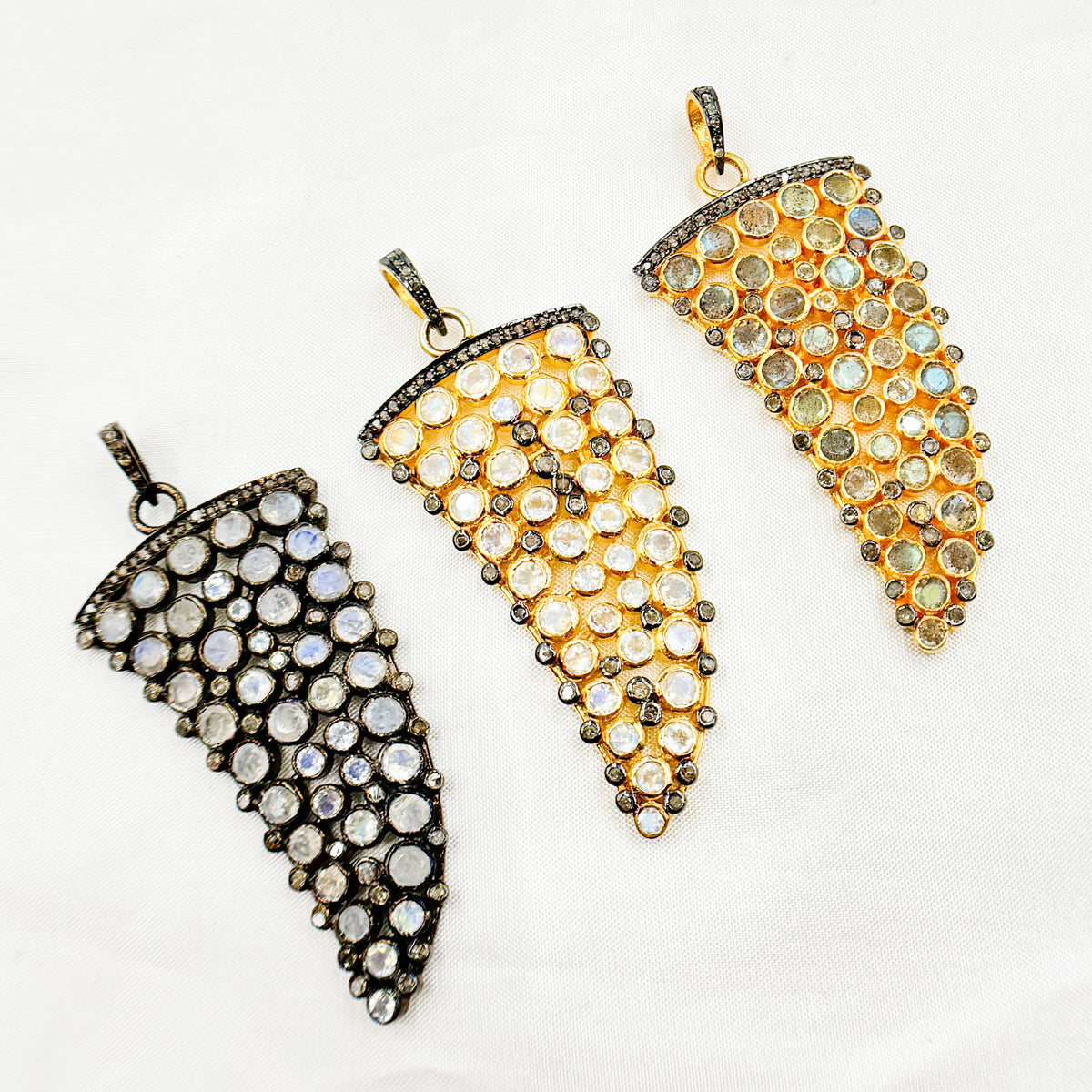 DSP029. Diamond Silver Gemstone Horn Pendant