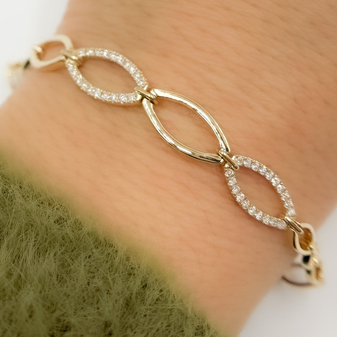BFH61264. 14K Solid Yellow Gold Diamond Fancy Oval Bracelet