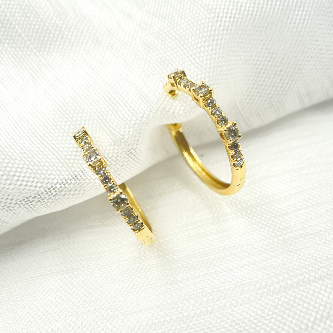 14K Solid Gold Diamond Hoop Earrings. EHH56702