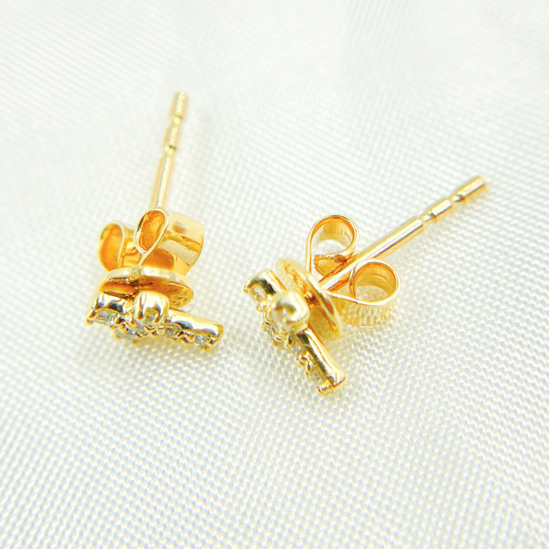 14 Solid Yellow Gold Diamond Cross Studs. ER413908Y