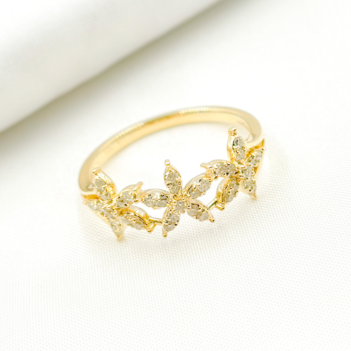 14K Solid Yellow Gold Diamond Flower Ring.