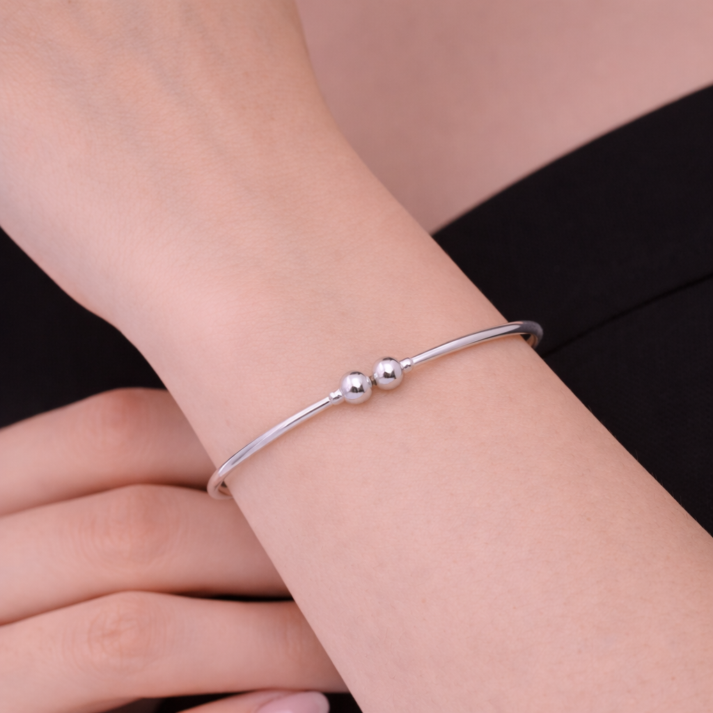 BNZ68617. 14K Solid Gold Bangle
