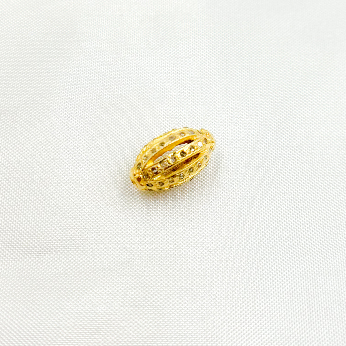 DC1007. Diamond & Sterling Silver Oval Bead