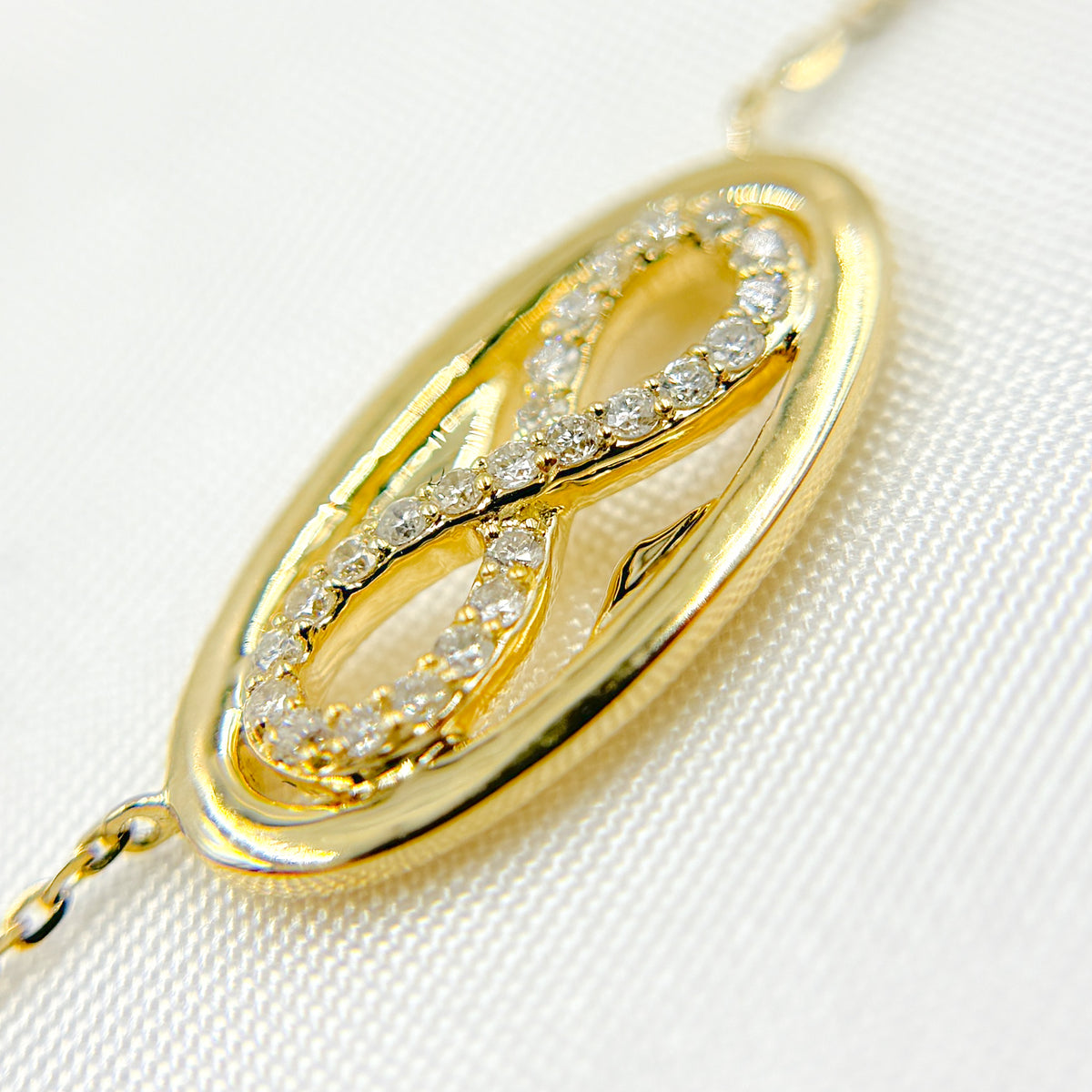 NT401354. 14K Solid Gold Diamond Necklace