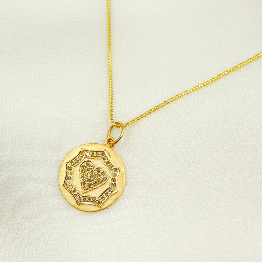 14K Solid Gold Circle Pendant with Diamonds. GDP82