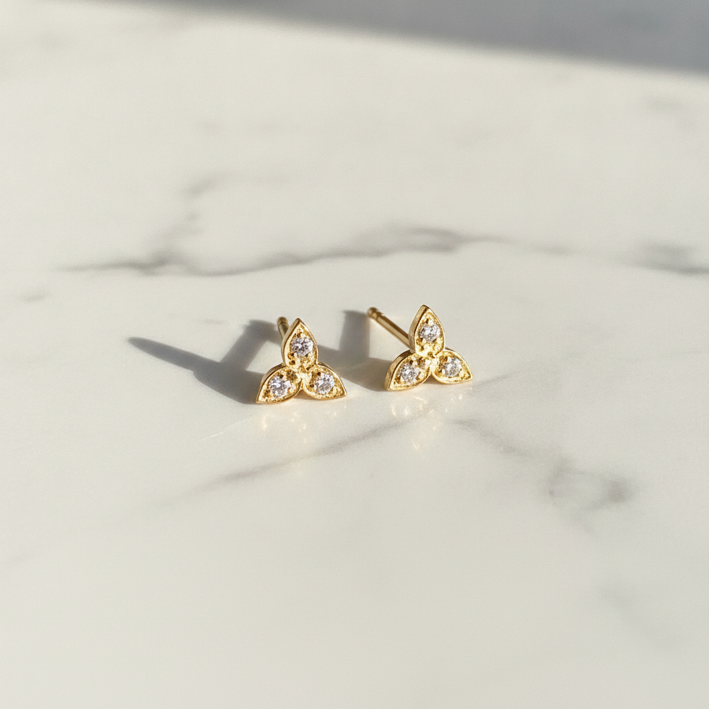 GDT01.14k Solid Yellow Gold Diamond Flower Studs