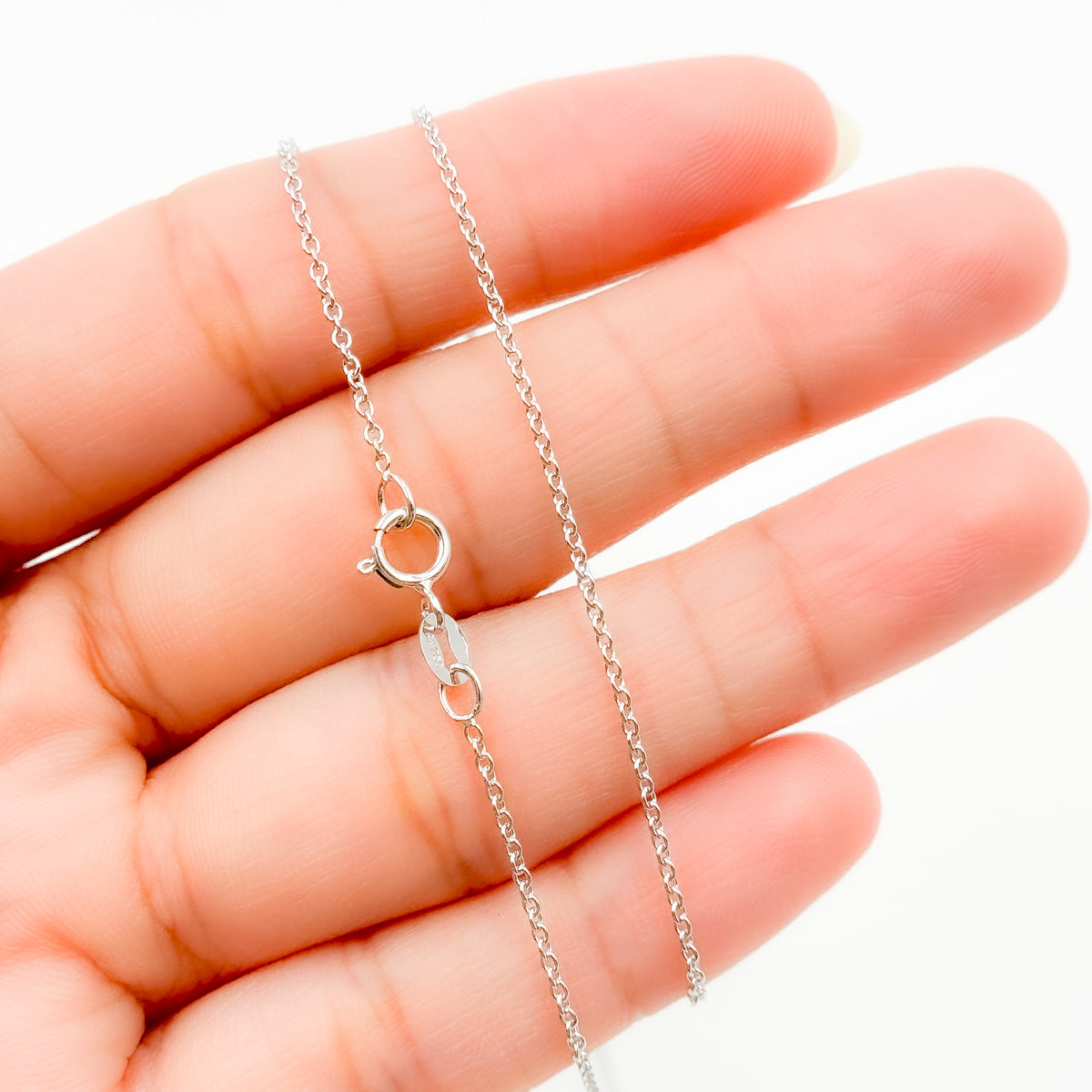 030RFLGWG18K. 18K Solid White Gold Cable Link Chain