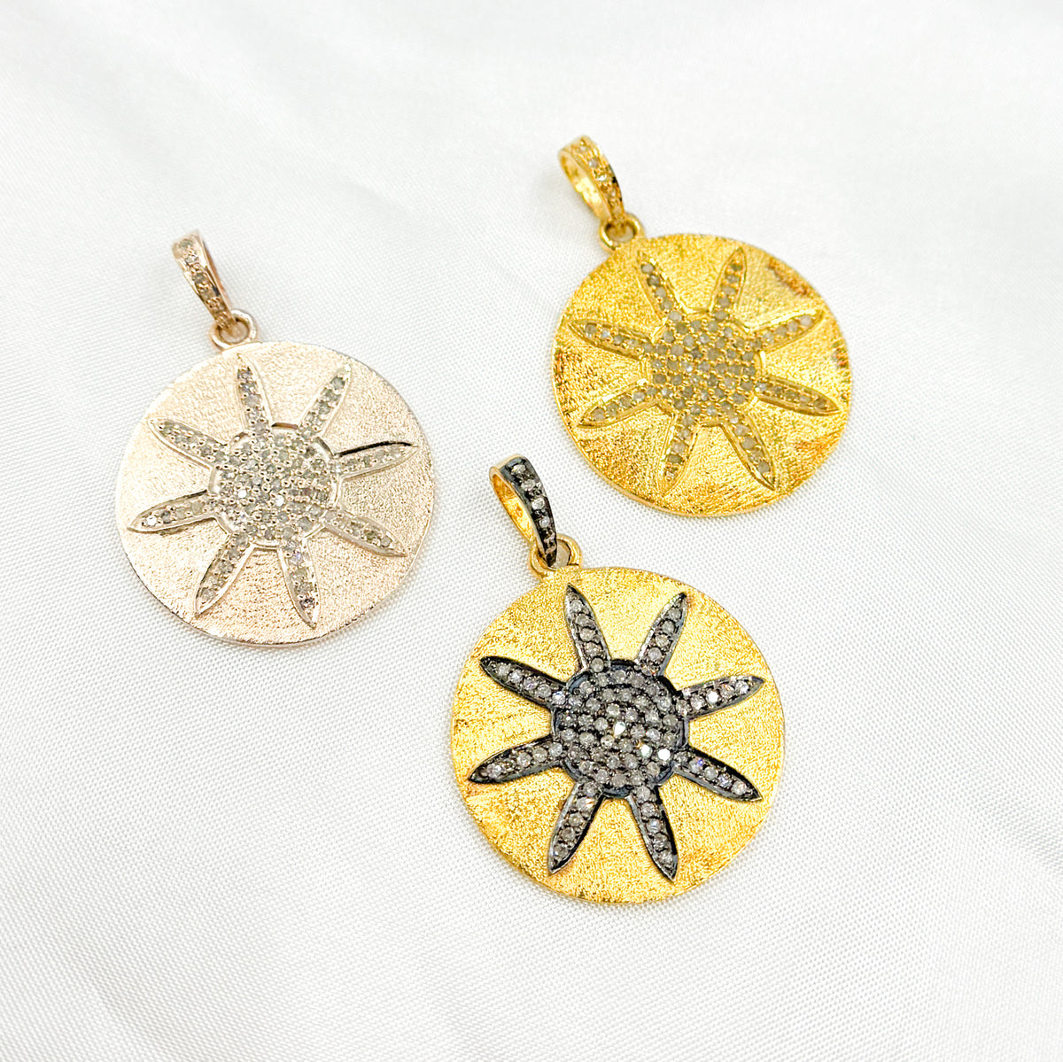 DP348. Diamond & Sterling Silver Round Flower Pendant