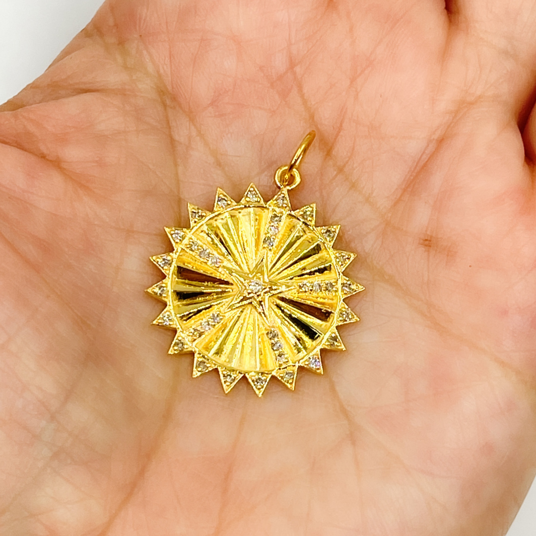 14K Solid Gold with Diamonds Star Shape Charm. GDP113
