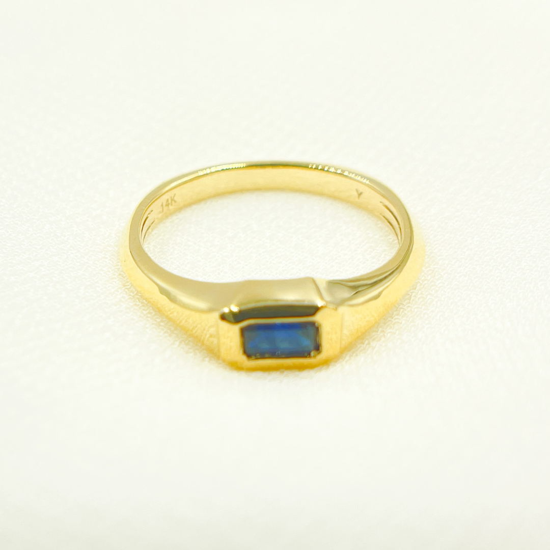 14K Solid Gold Blue Sapphire Ring. REF11478BS