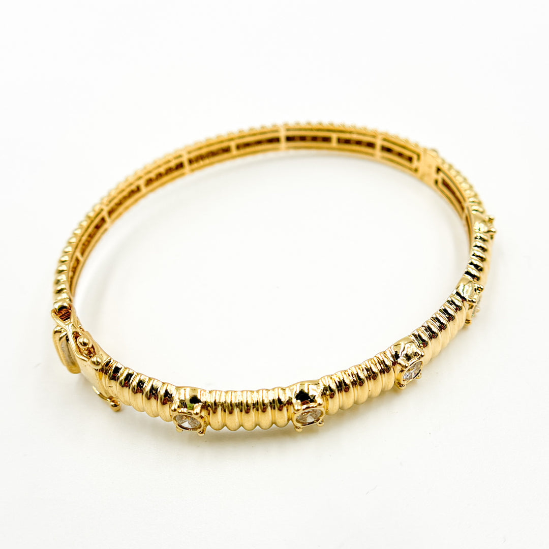BNH68517. 14K Solid Yellow Gold Diamond Bangle