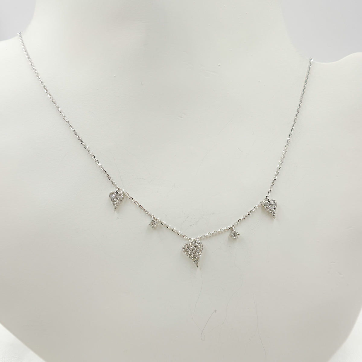 NT402987. 14K Solid Gold Diamond Heart Shape Dangle Necklace