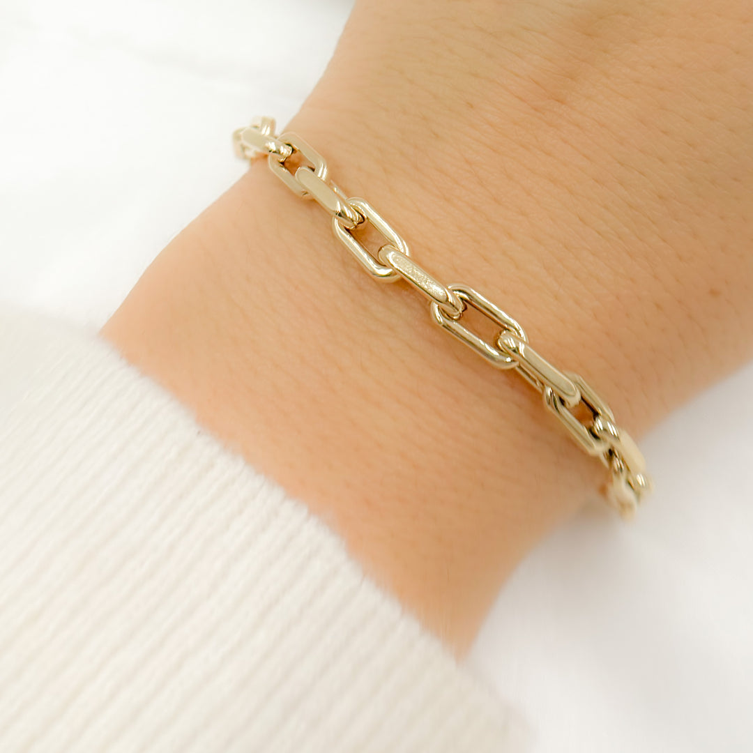 568/A073/G Bracelet. 14K Solid Hollow Gold Smooth Paperclip Chain