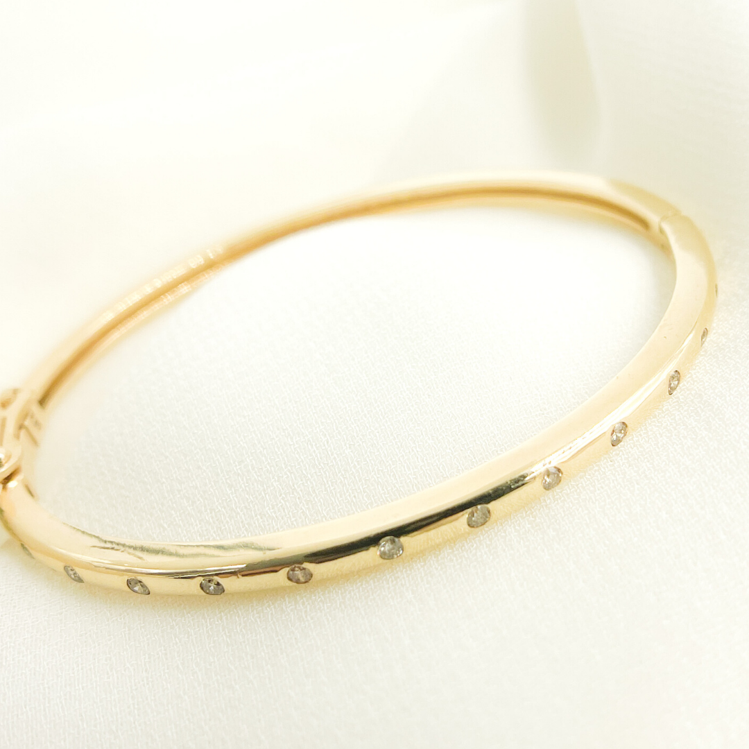 14K Solid Gold Diamonds Bangle. KG94