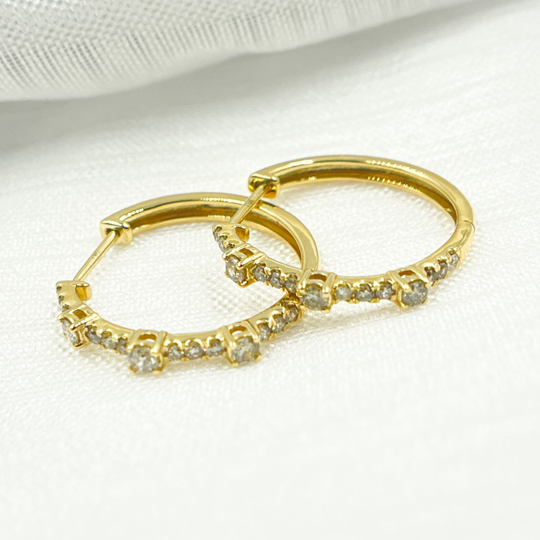 14K Solid Gold Diamond Hoop Earrings. EHH56702