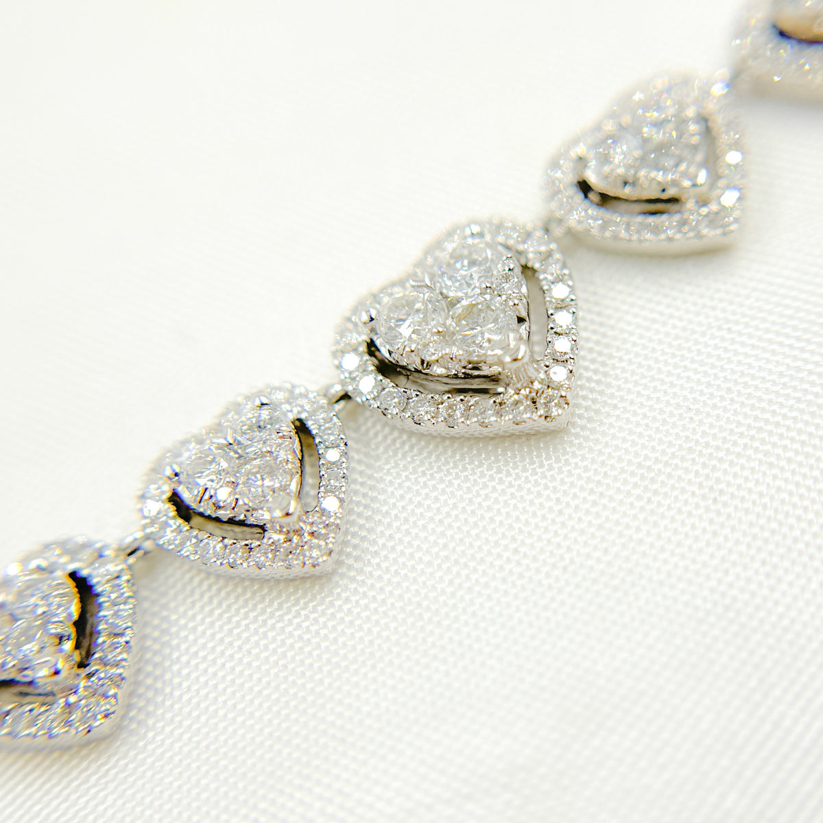 NK113052. 14K Solid White Gold Diamond Hearts Necklace