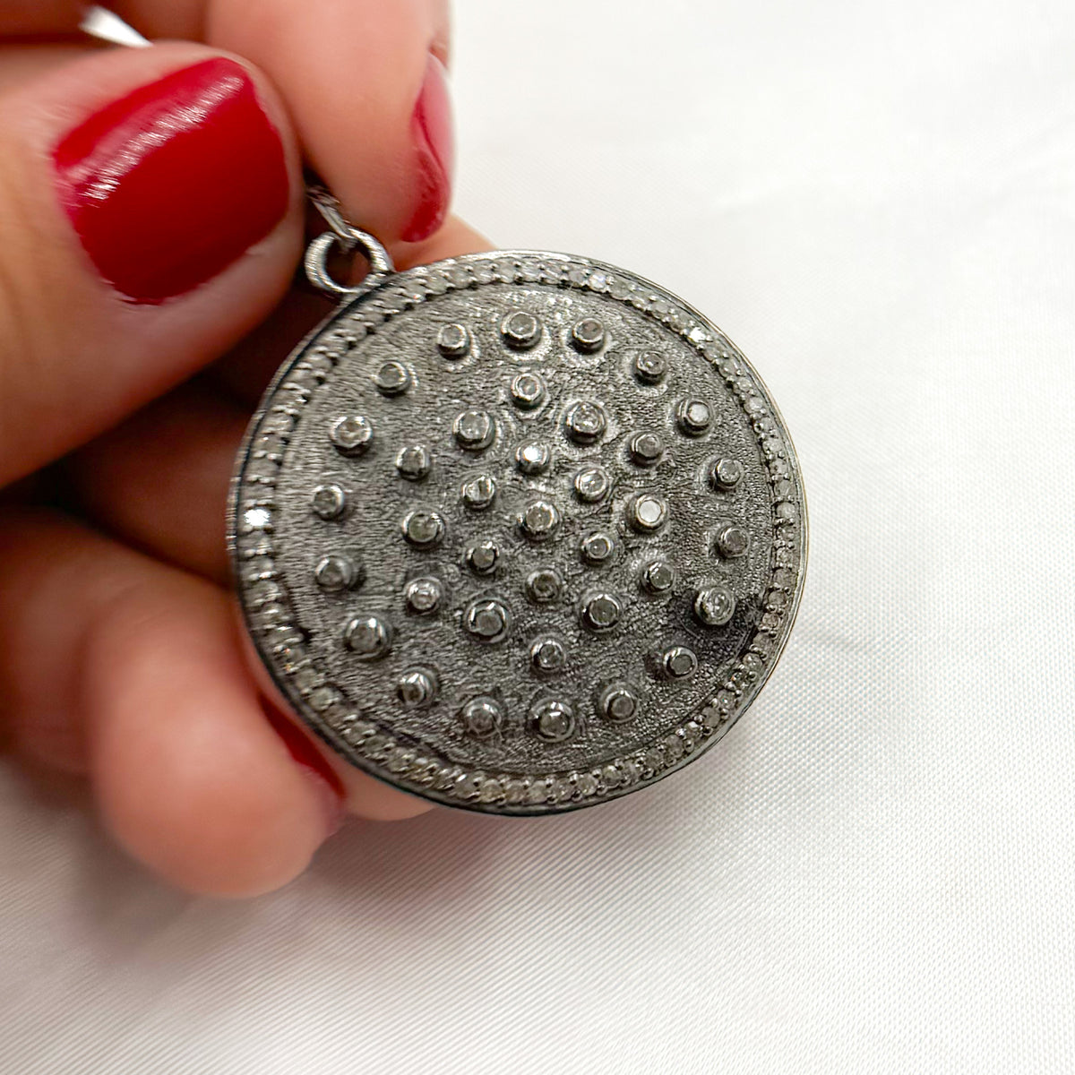 DP406. Diamond Sterling Silver Round Pendant