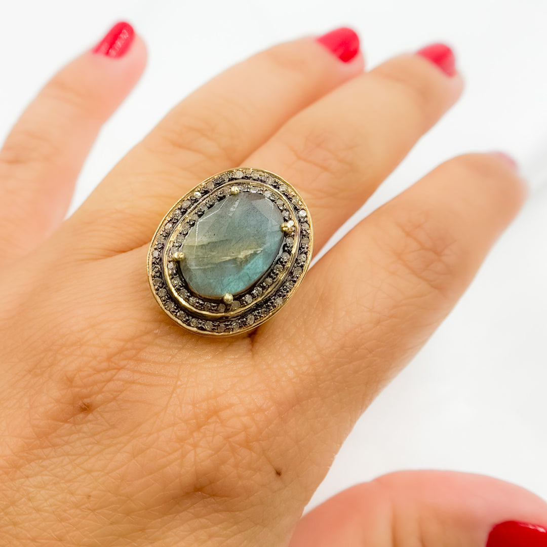 DE016. Diamond Sterling Silver Labradorite Oval Ring