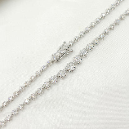 NFS70576. 14K Solid White Gold Diamond Necklace