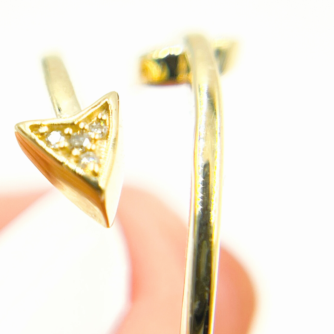 14K Solid Gold Diamond Arrow Ring. RFA14433