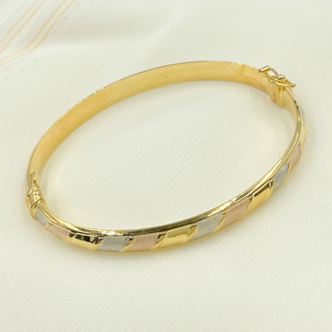 KG118. 14K Solid Gold Tri-Color Matte & Shinny Twisted Bangle