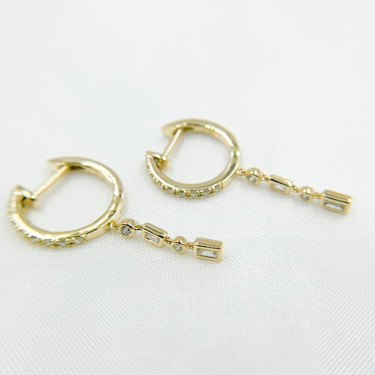 HP400533. 14k Solid Gold Diamond Dangle Huggie Earrings
