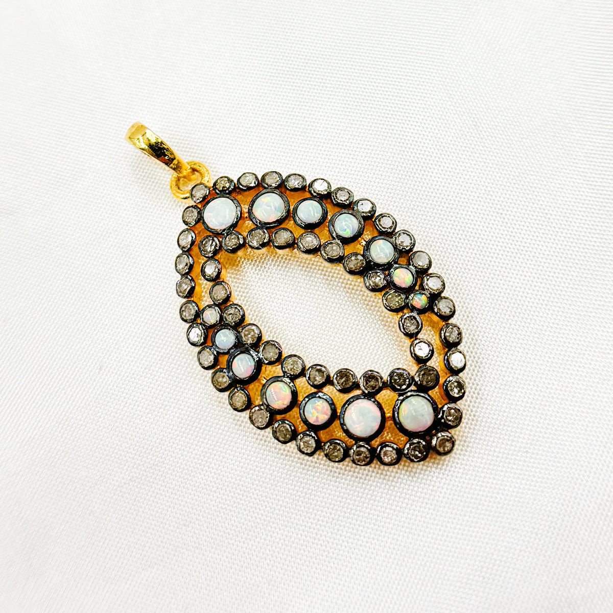 DSP041. Diamond Silver Gemstone Leaf Pendant