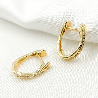 EHB56557. 14K Solid Gold Diamond Oval Hoops