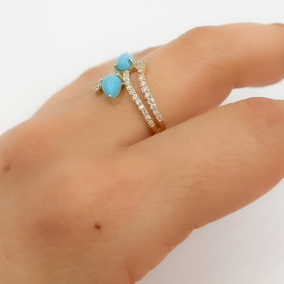 CR97177TQ6X4. 14K Solid Gold Diamond and Turquoise Ring
