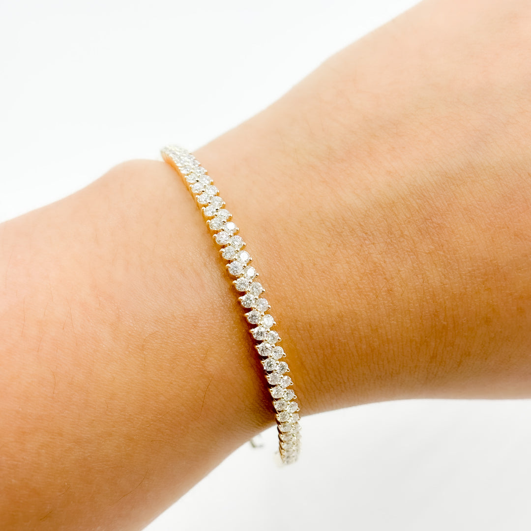 BNN68434. 14K Solid Gold Diamond Bangle