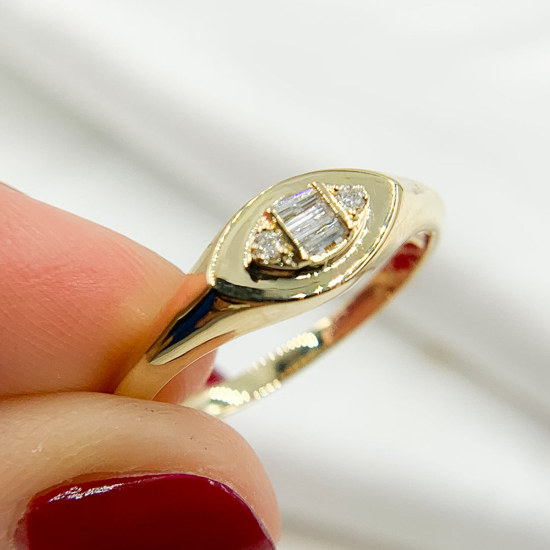 14K Solid Gold & Diamond Ring. RN414316