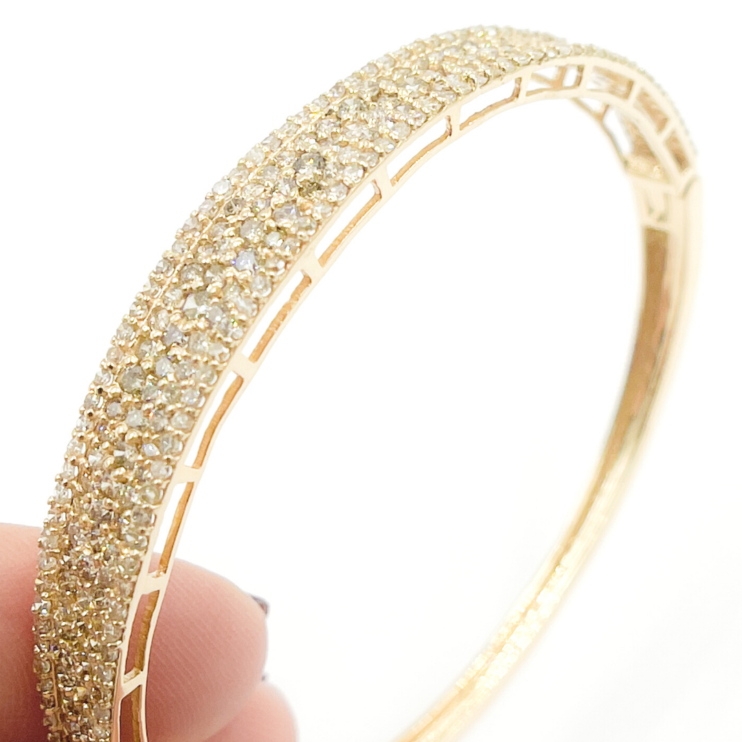 KG89. 14K Solid Gold Diamond Bangle