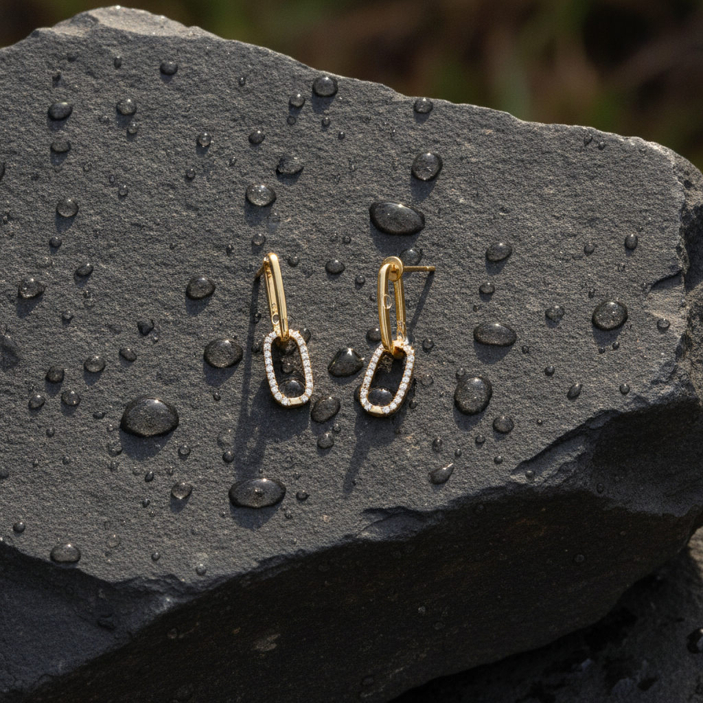 GER170. 14K Solid Gold Diamond Dangle Ovals Earrings