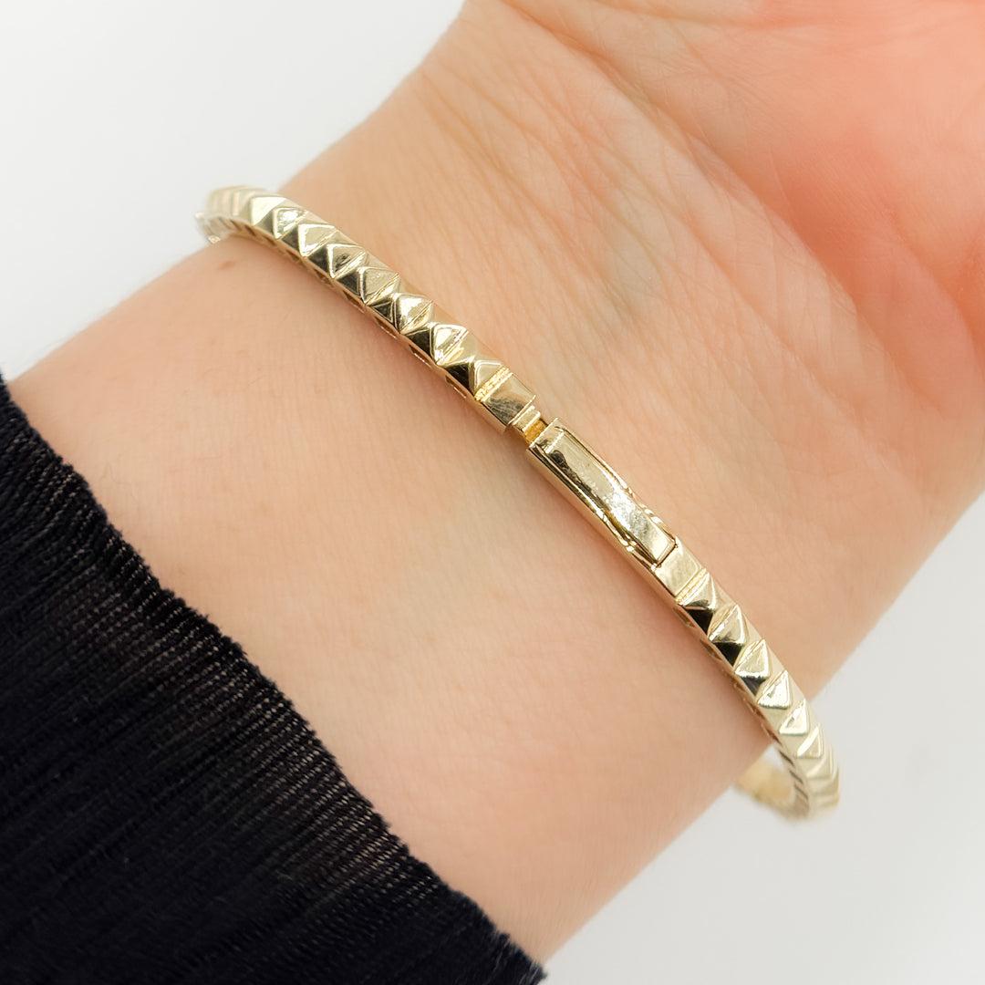 BNJ68603. 14K Solid Yellow Gold Diamond Bangle