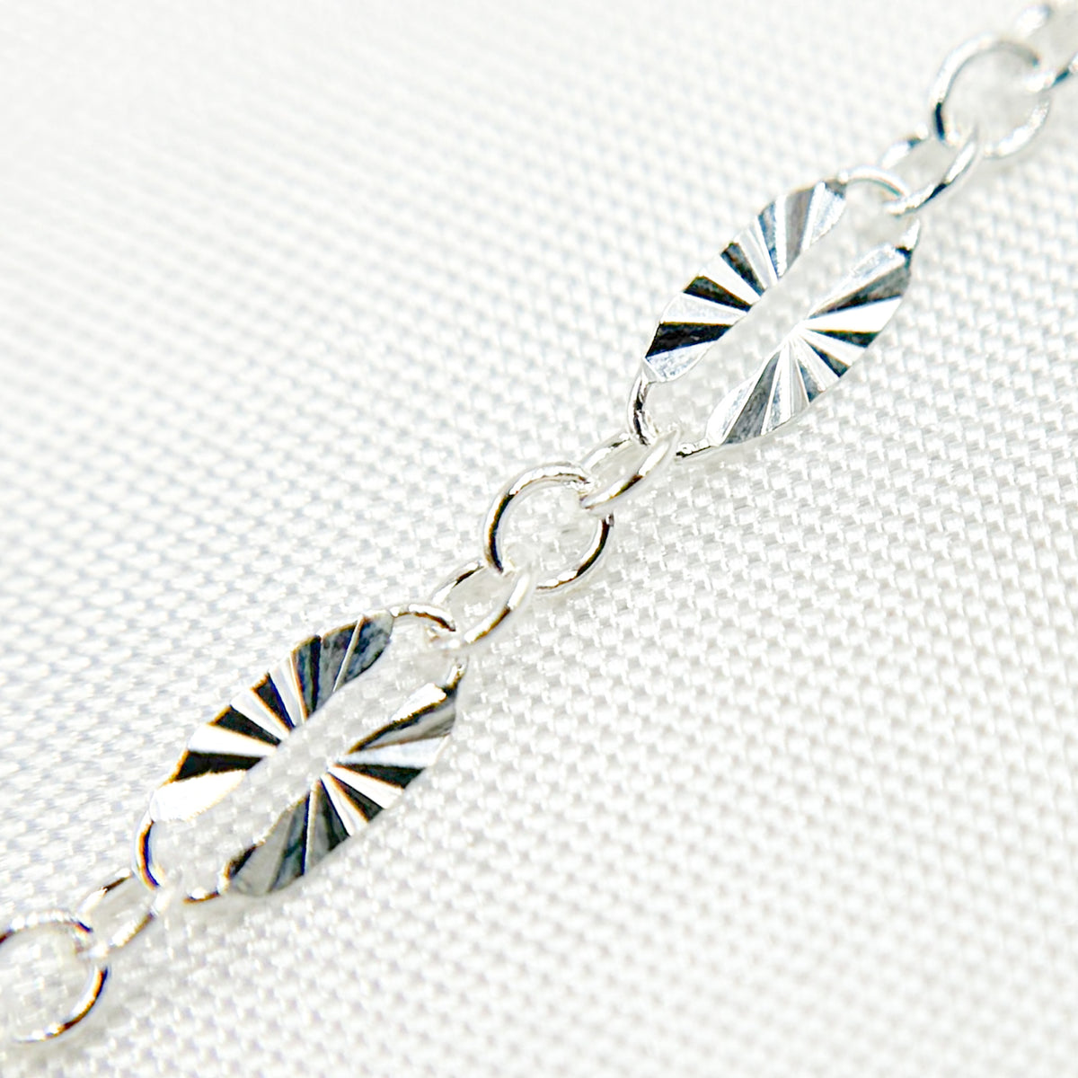 163SBSFSS. Sterling Silver Diamond Cut Marina Link Chain