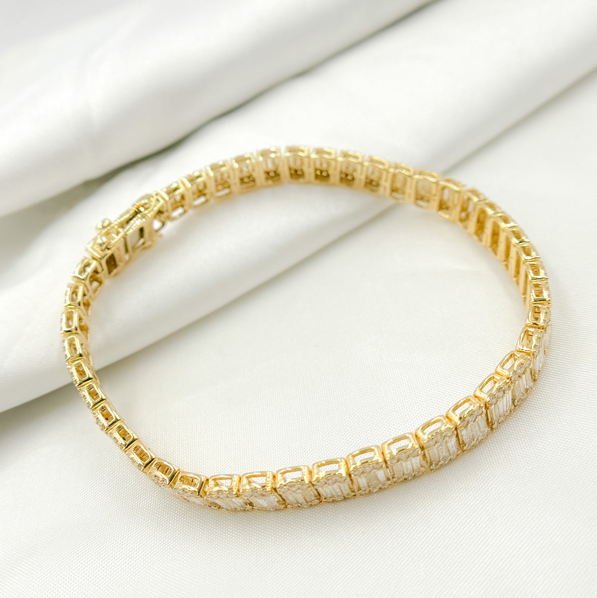 BFT60553. 14k Solid Gold Diamond Tennis Bracelet